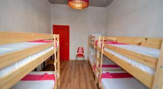 Гостиница Hostel R.E.D. Екатеринбург Спальное место на двухъярусной кровати в общем номере для мужчин и женщин-3