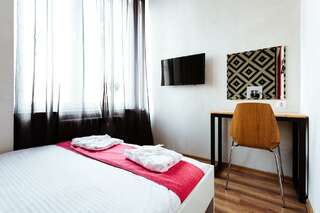 Гостиница Hostel R.E.D. Екатеринбург Номер эконом с 1 двуспальной кроватью-3