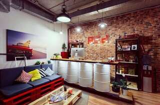 Гостиница Hostel R.E.D. Екатеринбург Спальное место на двухъярусной кровати в общем номере для мужчин-4