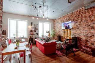 Гостиница Hostel R.E.D. Екатеринбург Двухместный номер с 1 кроватью и общей ванной комнатой-5