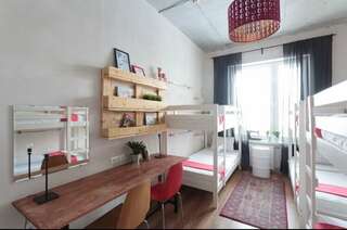 Гостиница Hostel R.E.D. Екатеринбург Спальное место на двухъярусной кровати в общем номере для мужчин-2